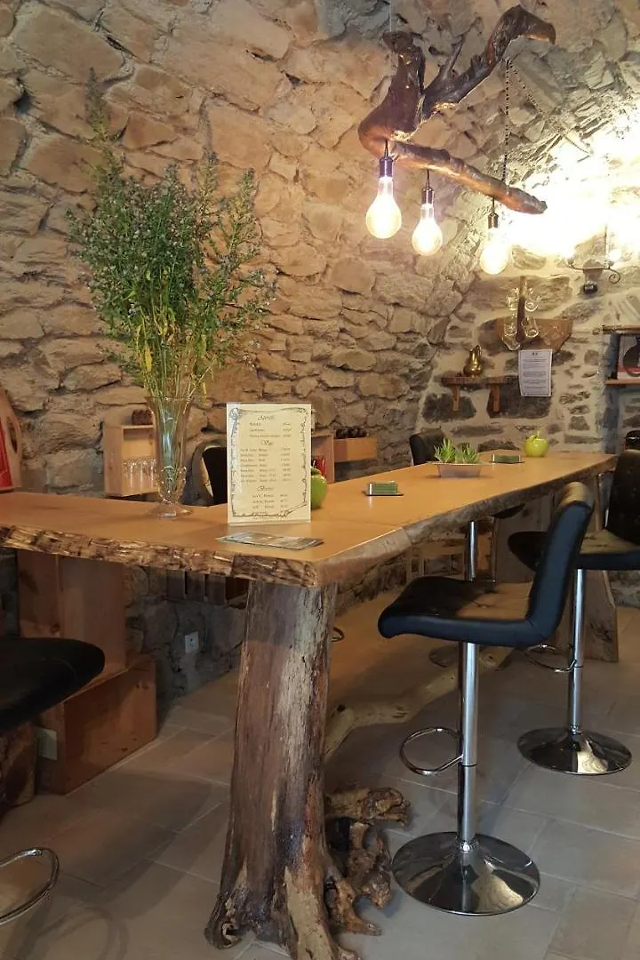 La Tour Des Chapelains Bed & Breakfast Saint-Chely-d'Aubrac France